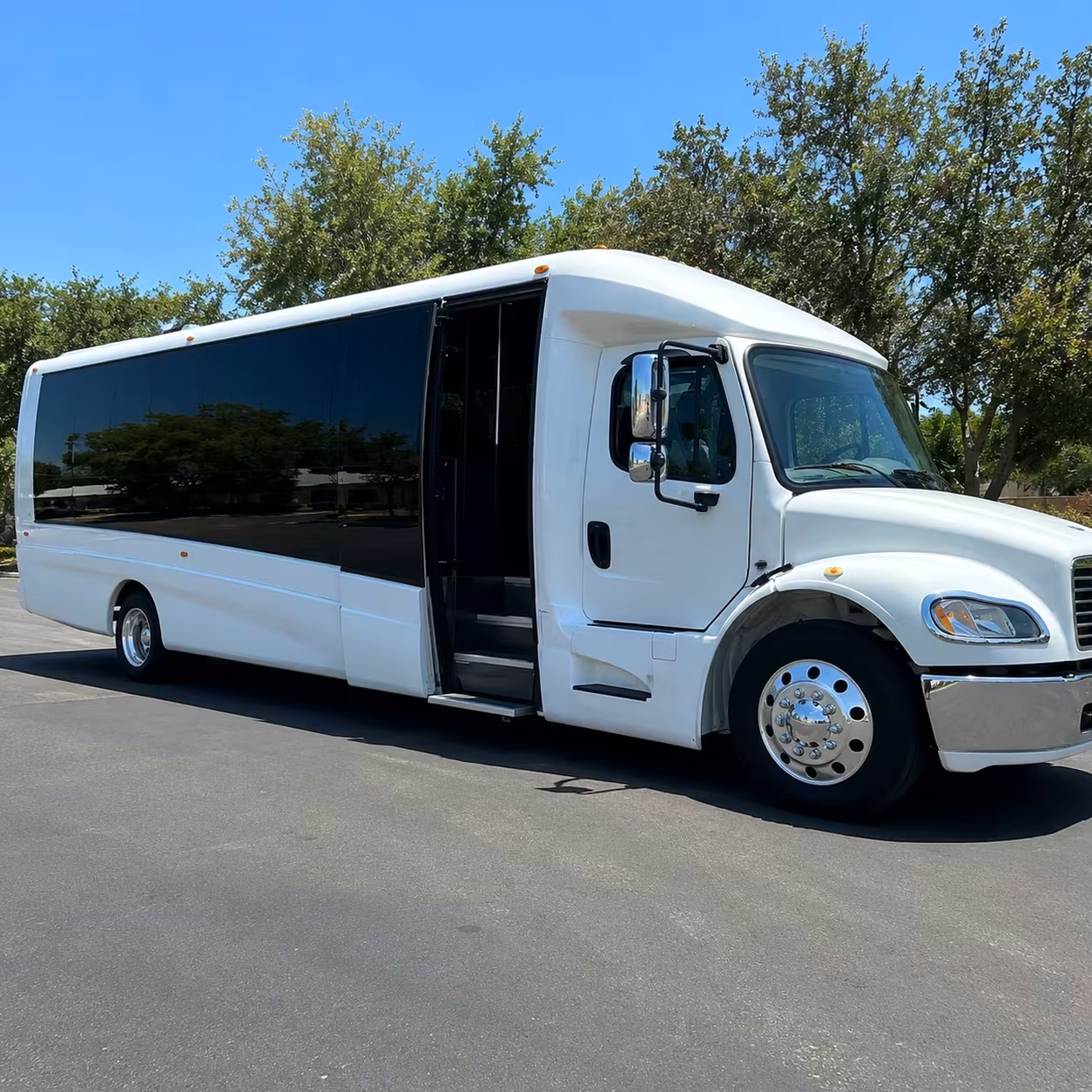 san marcos minibus rentals for belly up shows in solana beach